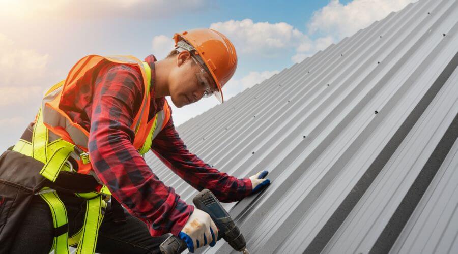 GAF certified roofer in Climbing Hill, IA
